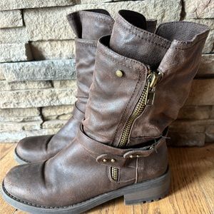 Carlos by Carlos Santana brown boots